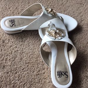 Soft women's white sandal - size 9